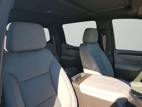 New 2026 GMC Sierra 1500 SLT image 14