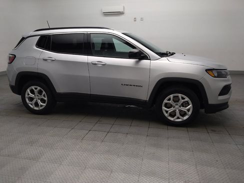 Used 2024 Jeep Compass Latitude AWD/4WD image 11