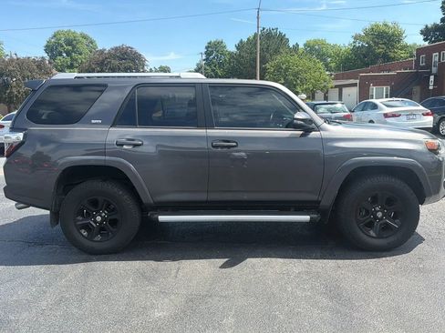 Used 2018 Toyota 4Runner SR5 Premium AWD/4WD image 4