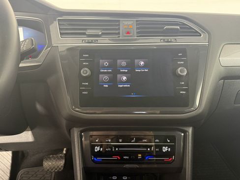 Used 2022 Volkswagen Tiguan SE AWD/4WD image 20