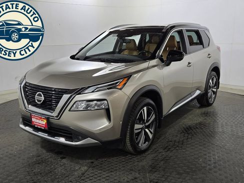 Used 2021 Nissan Rogue Platinum AWD/4WD image 3
