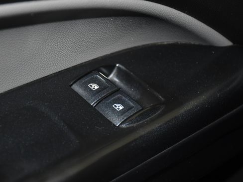 Used 2015 Chevrolet Colorado W/T RWD image 36