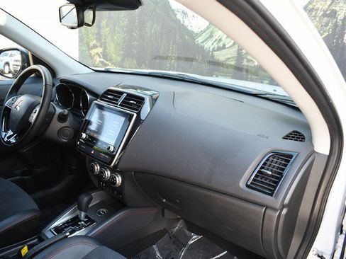 Used 2025 Mitsubishi Outlander Sport AWD image 24