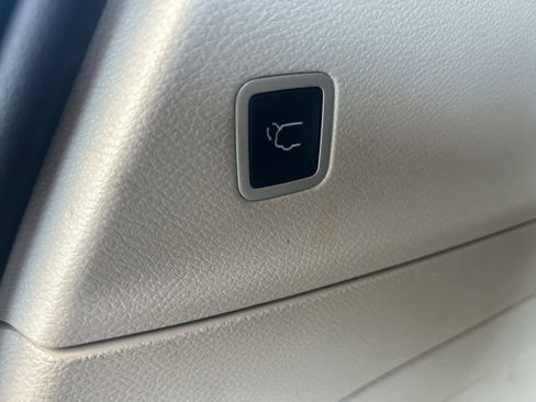 Used 2022 Chrysler Pacifica Touring-L image 27