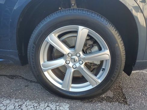 Used 2021 Volvo XC90 T6 Momentum w/ Climate Package AWD/4WD image 5