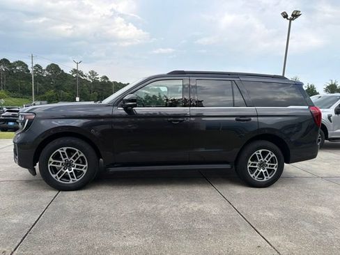 Used 2025 Ford Expedition Active AWD/4WD image 4