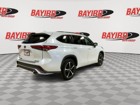 Used 2022 Toyota Highlander XSE image 8