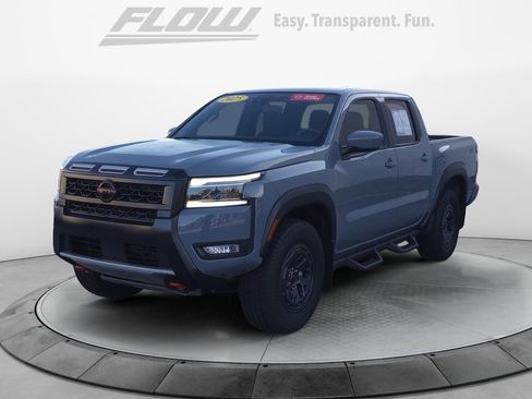 Used 2025 Nissan Frontier PRO-4X image 3