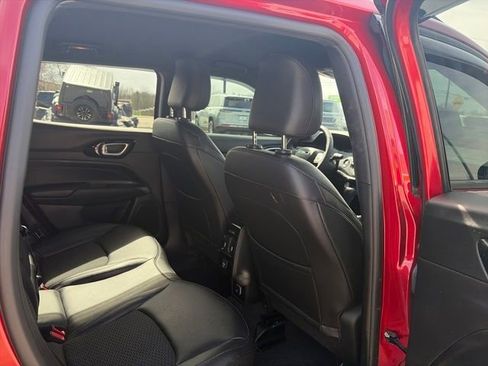 Used 2025 Jeep Compass Latitude w/ Altitude Special Edition image 35