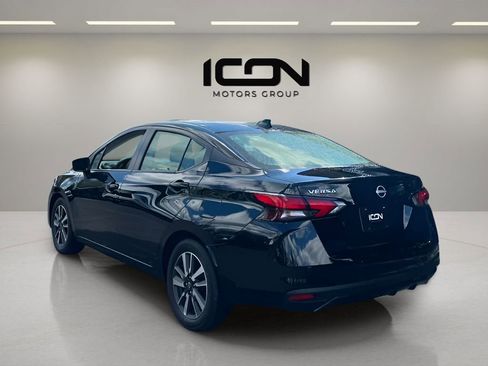 Used 2025 Nissan Versa SV FWD image 3