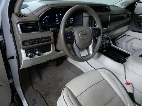 Used 2022 GMC Yukon XL Denali AWD/4WD image 12