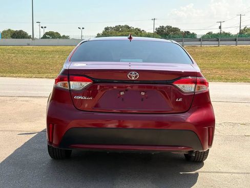 Used 2022 Toyota Corolla LE FWD image 4