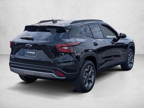 New 2026 Chevrolet Trax LT w/ Sunroof Package image 2