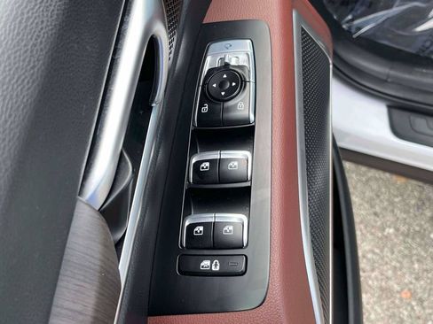 Used 2023 Kia Telluride EX w/ EX Captain's Chair Package AWD/4WD image 16