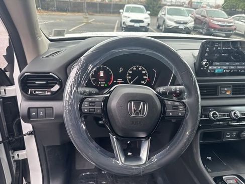 New 2025 Honda Pilot EX-L image 12