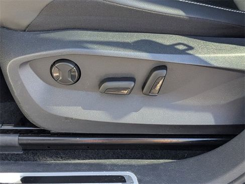 Used 2022 Volkswagen Tiguan SE R-Line image 22