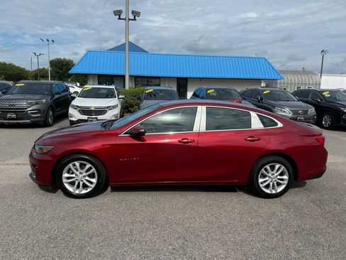 Used 2017 Chevrolet Malibu LT FWD image 2