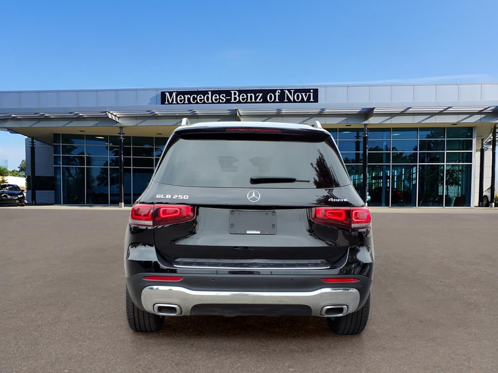 Certified 2023 Mercedes-Benz GLB 250 4MATIC image 4