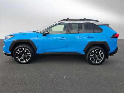 Used 2019 Toyota RAV4 Adventure image 2