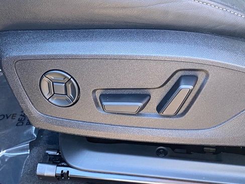 Used 2025 Audi Q6 e-tron Premium Plus w/ Premium Plus image 12
