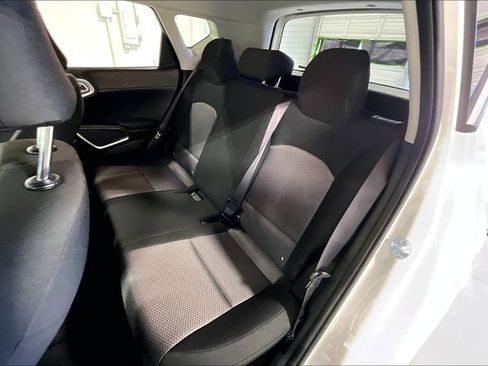 Used 2025 Kia Soul LX image 34