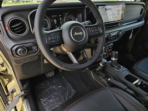 New 2025 Jeep Gladiator Rubicon image 19