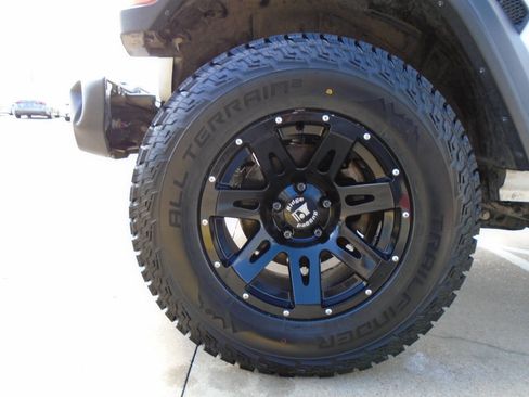Used 2018 Jeep Wrangler Unlimited Sport S AWD/4WD image 25
