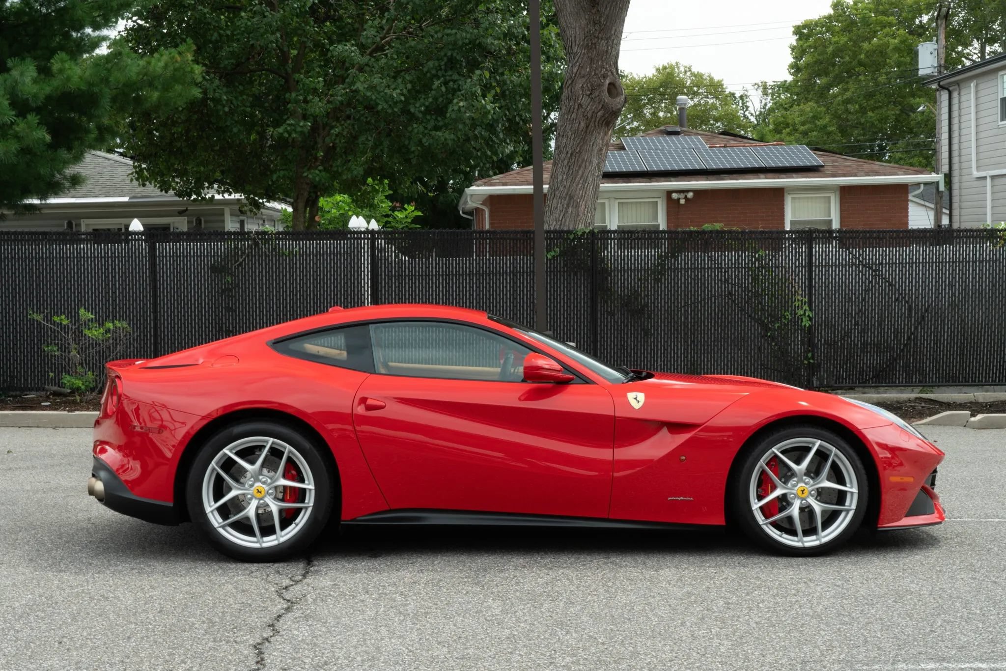Used 2017 Ferrari F12 Berlinetta RWD image 8