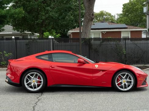 Used 2017 Ferrari F12 Berlinetta RWD image 8