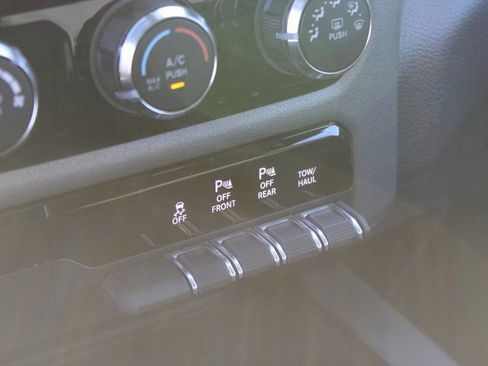 Used 2025 RAM 1500 Big Horn image 24