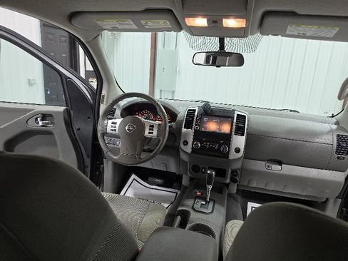 Used 2020 Nissan Frontier SV image 10