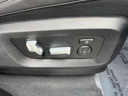 Used 2025 BMW X5 sDrive40i w/ M Sport Package RWD image 34