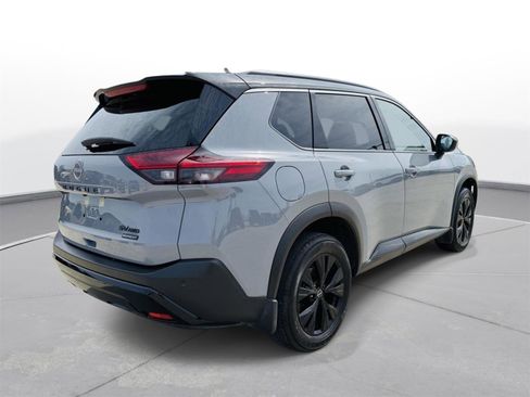 Used 2023 Nissan Rogue SV w/ SV Premium B Package image 39