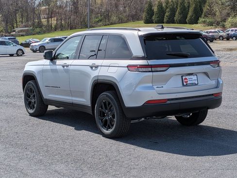New 2026 Jeep Grand Cherokee 4WD image 7