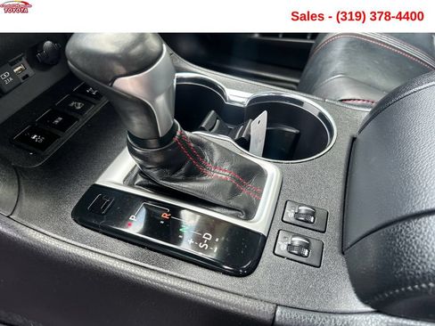 Used 2019 Toyota Highlander SE AWD/4WD image 22