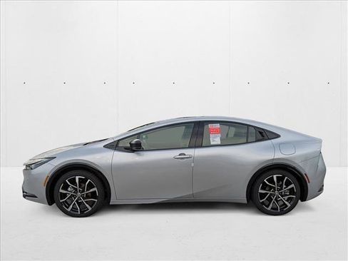 New 2026 Toyota Prius Plug-In Hybrid image 5