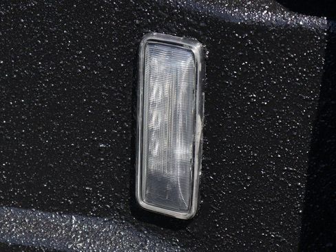 Used 2022 Jeep Gladiator Sport image 9