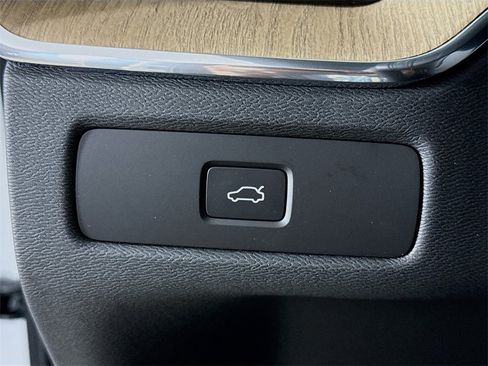 New 2026 Volvo XC60 B5 Plus w/ Protection Package Premier image 10