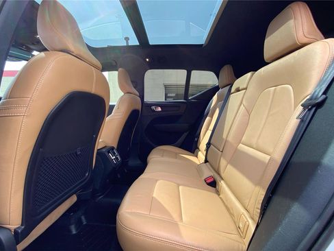 Used 2020 Volvo XC40 T5 Inscription image 11