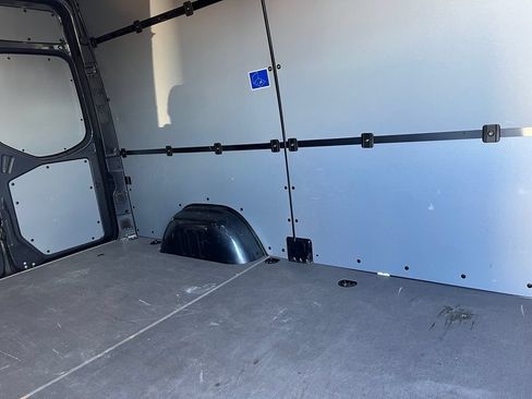 Used 2025 Mercedes-Benz Sprinter 2500 image 10