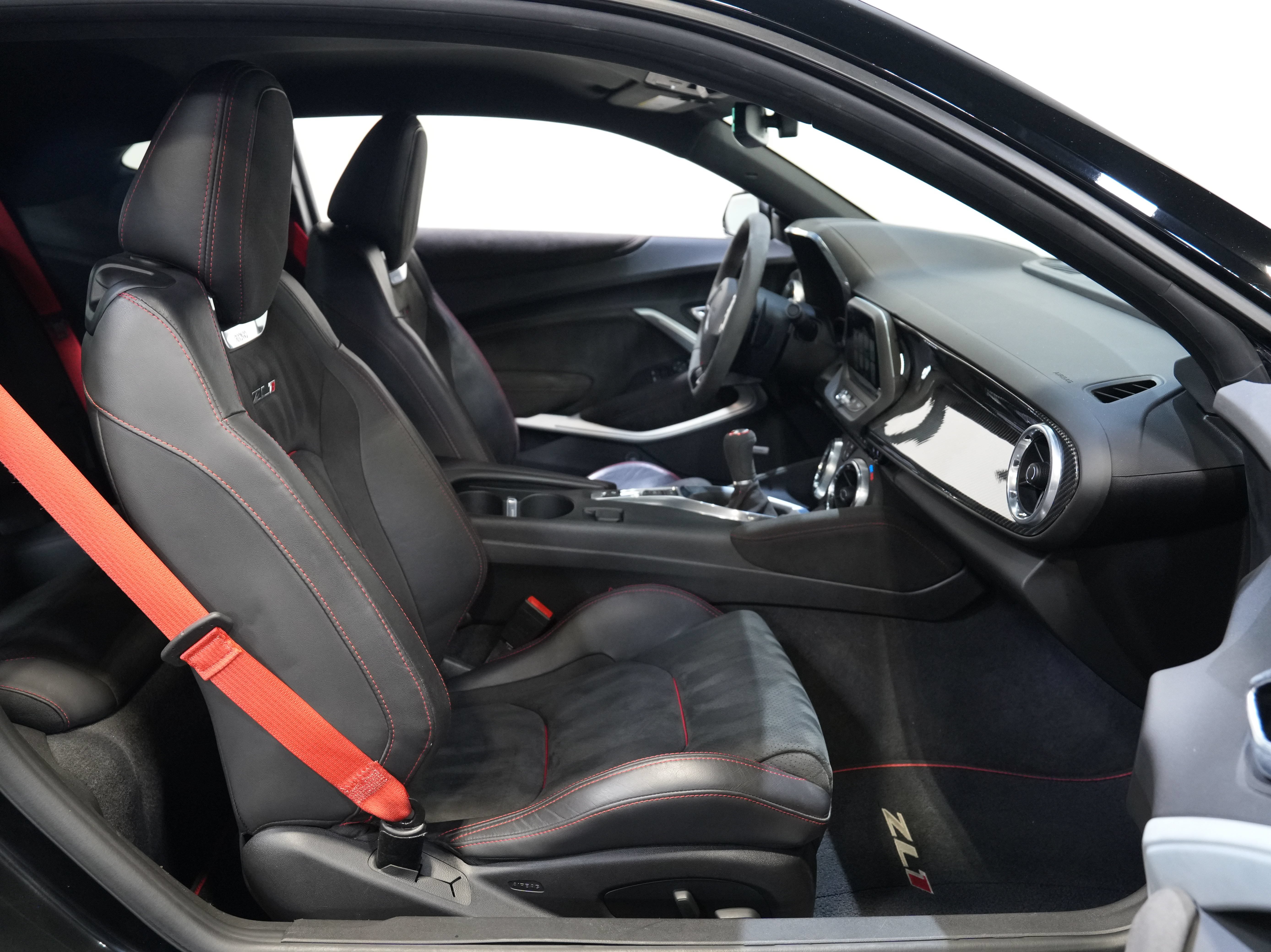 Used 2018 Chevrolet Camaro ZL1 RWD image 31