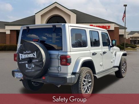 Used 2024 Jeep Wrangler Unlimited Sahara w/ Technology Group AWD/4WD image 4