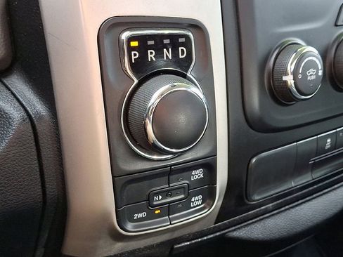 Used 2020 RAM 1500 Classic SLT image 18