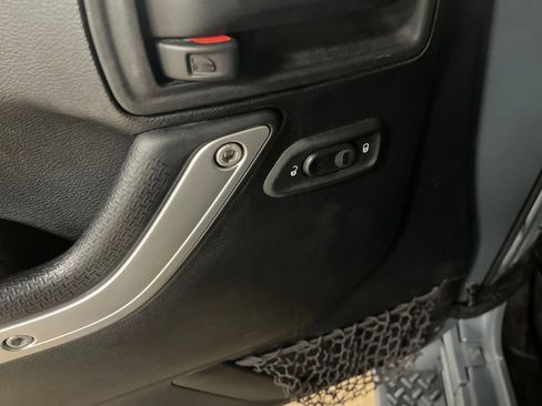 Used 2014 Jeep Wrangler Unlimited Sahara w/ Trailer Tow Group image 12