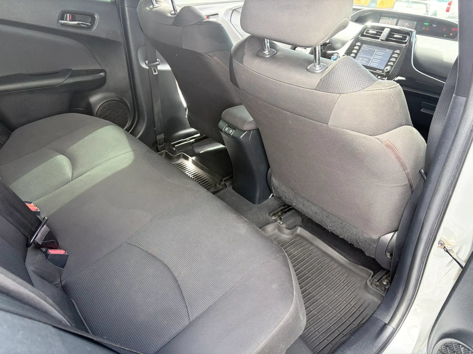 Used 2021 Toyota Prius L Eco FWD image 17