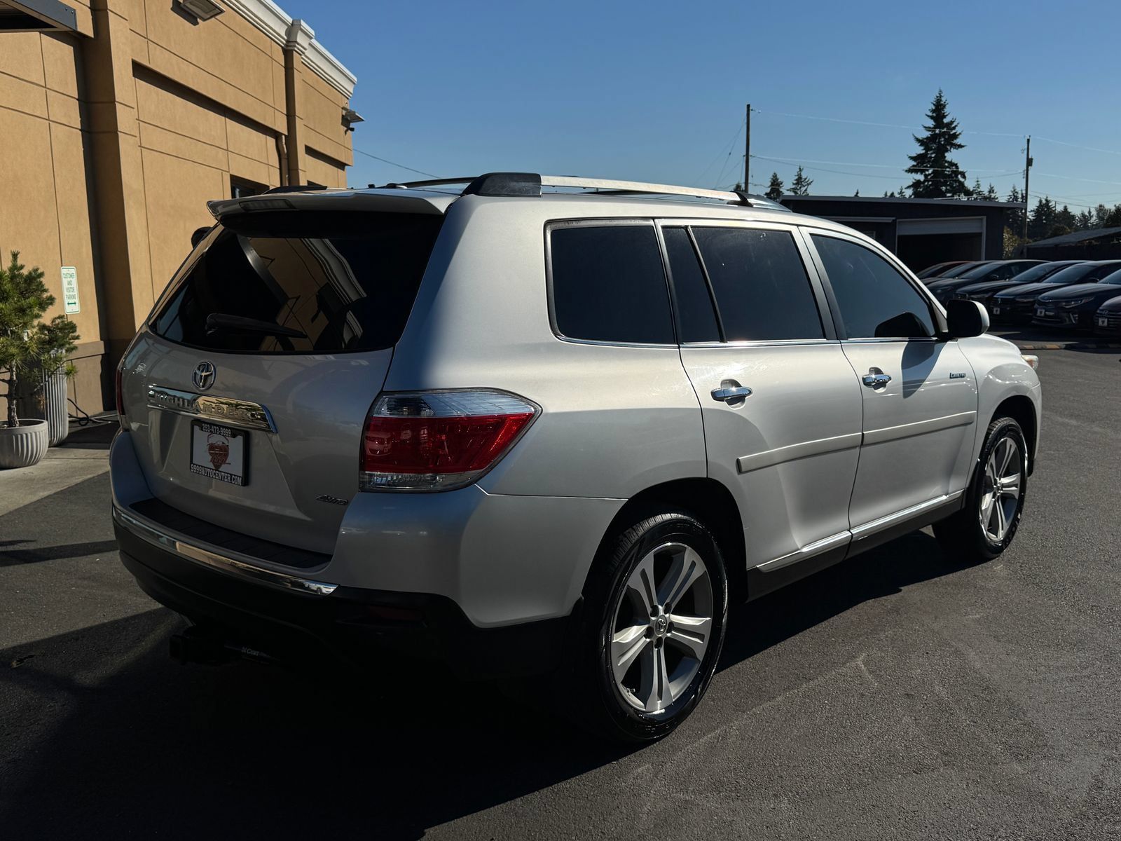 Used 2012 Toyota Highlander Limited w/ Tow Pkg AWD/4WD image 7