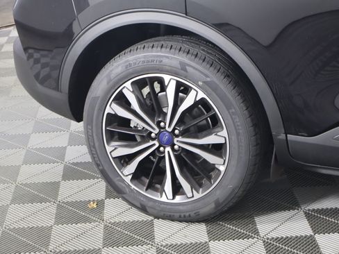 Used 2022 Ford Escape SE w/ SE Sport Appearance Package image 51