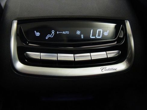 Used 2024 Cadillac XT6 Sport w/ Technology Package AWD/4WD image 37