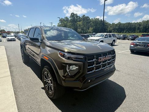 Used 2025 GMC Canyon AT4 AWD/4WD image 28