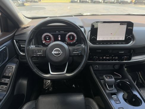 Used 2022 Nissan Rogue Platinum w/ Head-Up Display Package image 14